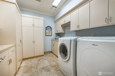 5685 Nakat Way Blaine WA 98230
