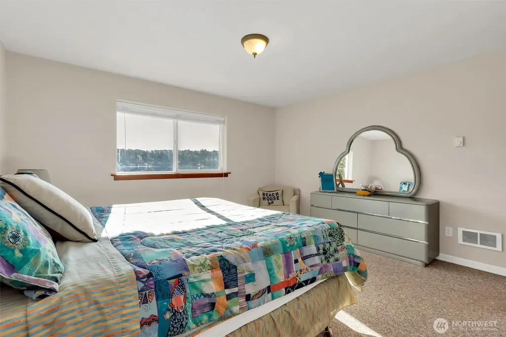 730 E North Bay Road Allyn WA 98524