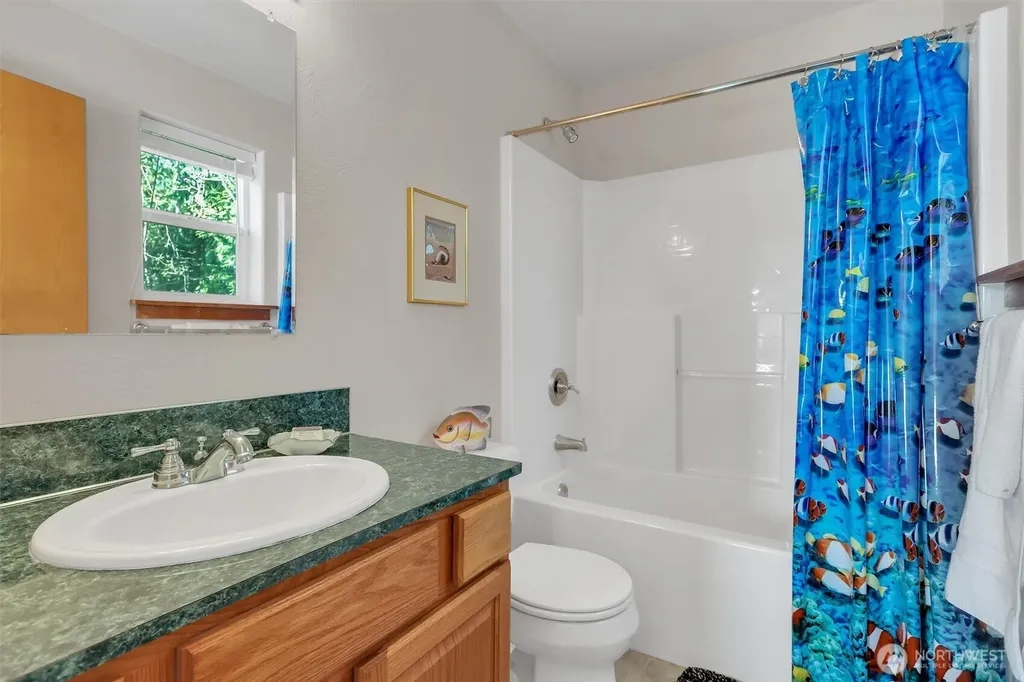 730 E North Bay Road Allyn WA 98524