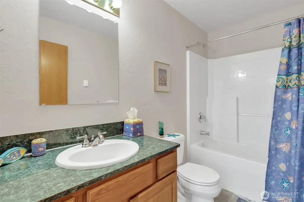 730 E North Bay Road Allyn WA 98524