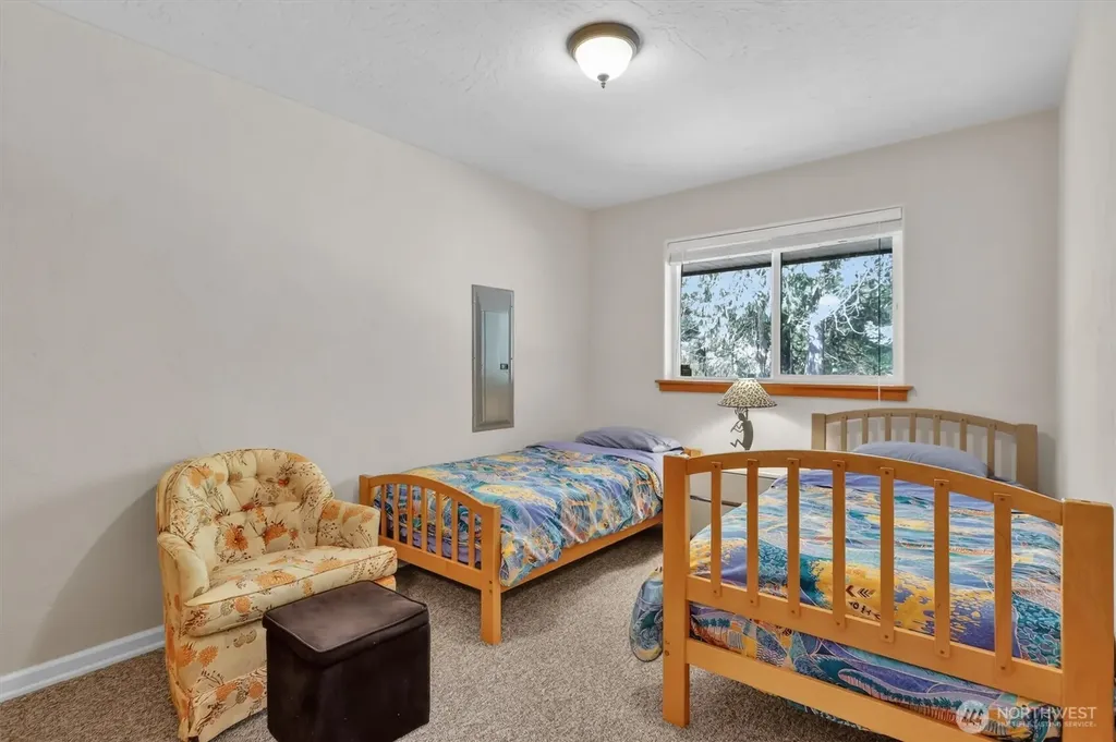 730 E North Bay Road Allyn WA 98524