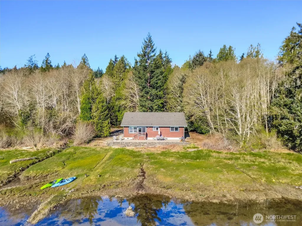 730 E North Bay Road Allyn WA 98524