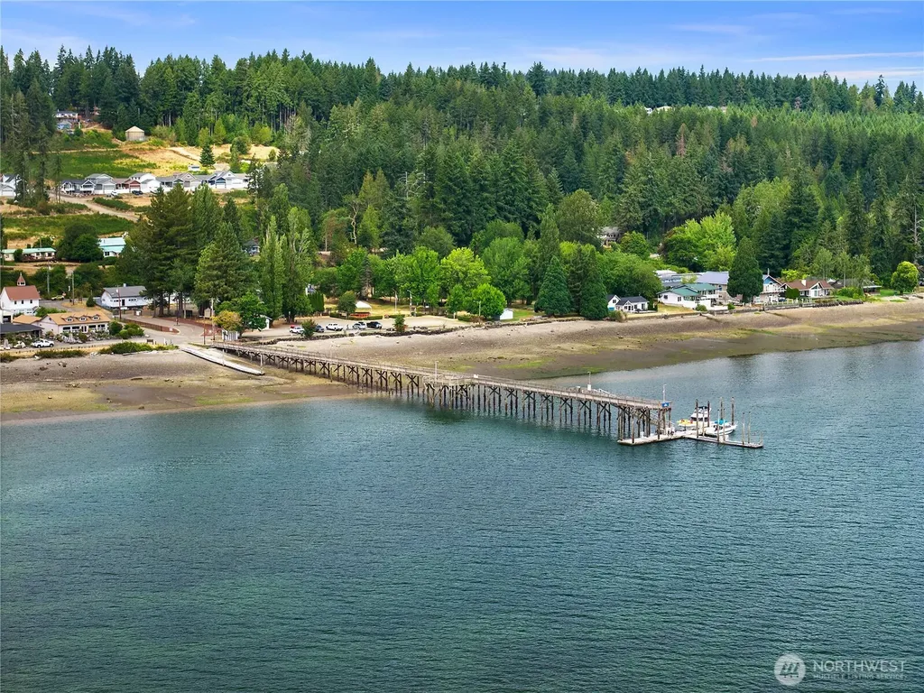 730 E North Bay Road Allyn WA 98524