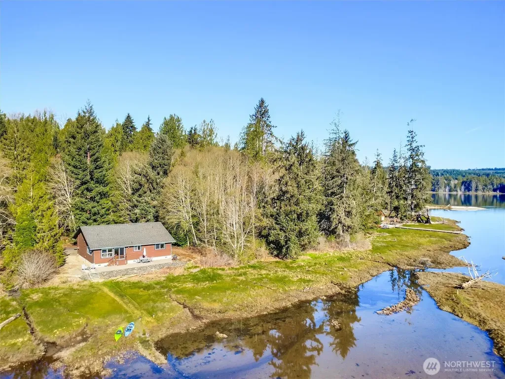 730 E North Bay Road Allyn WA 98524