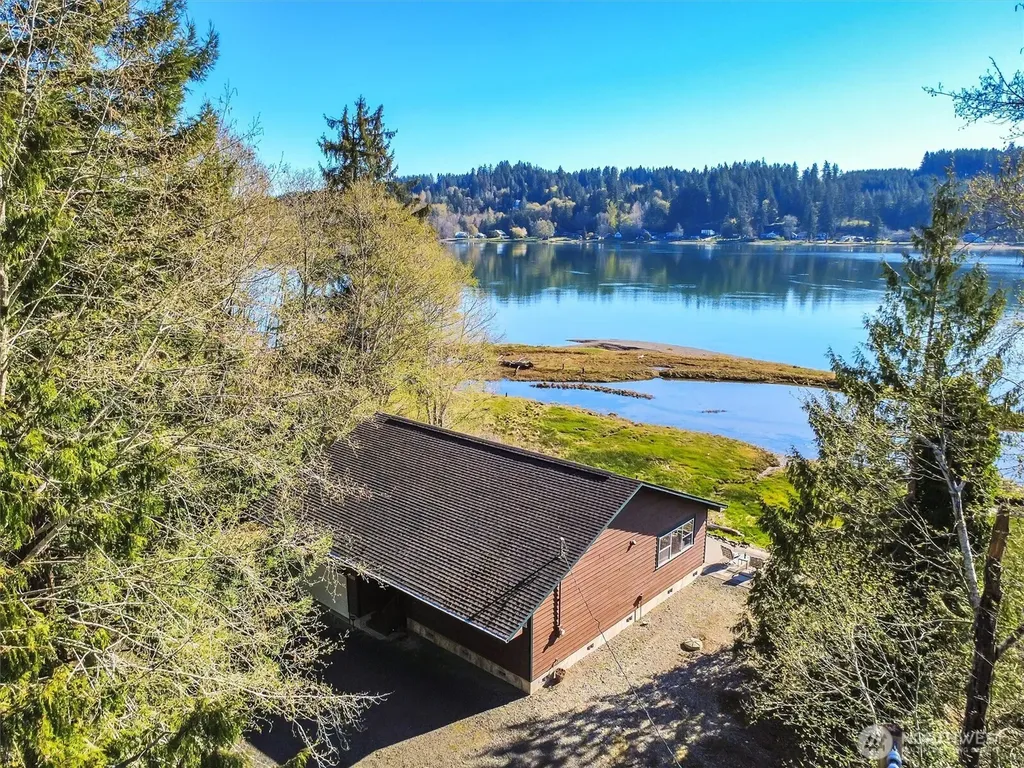730 E North Bay Road Allyn WA 98524