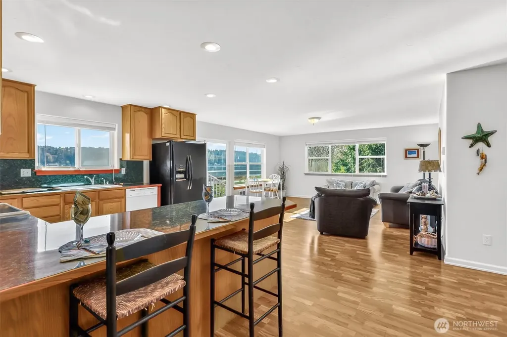 730 E North Bay Road Allyn WA 98524