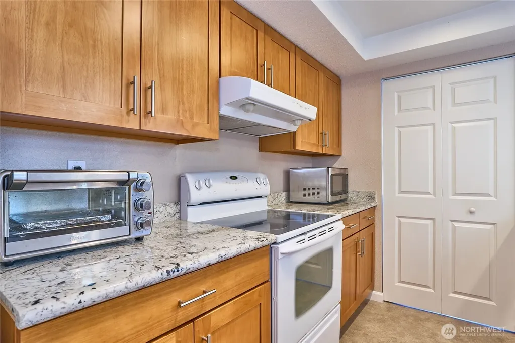 23617 112th Avenue SE Kent WA 98031
