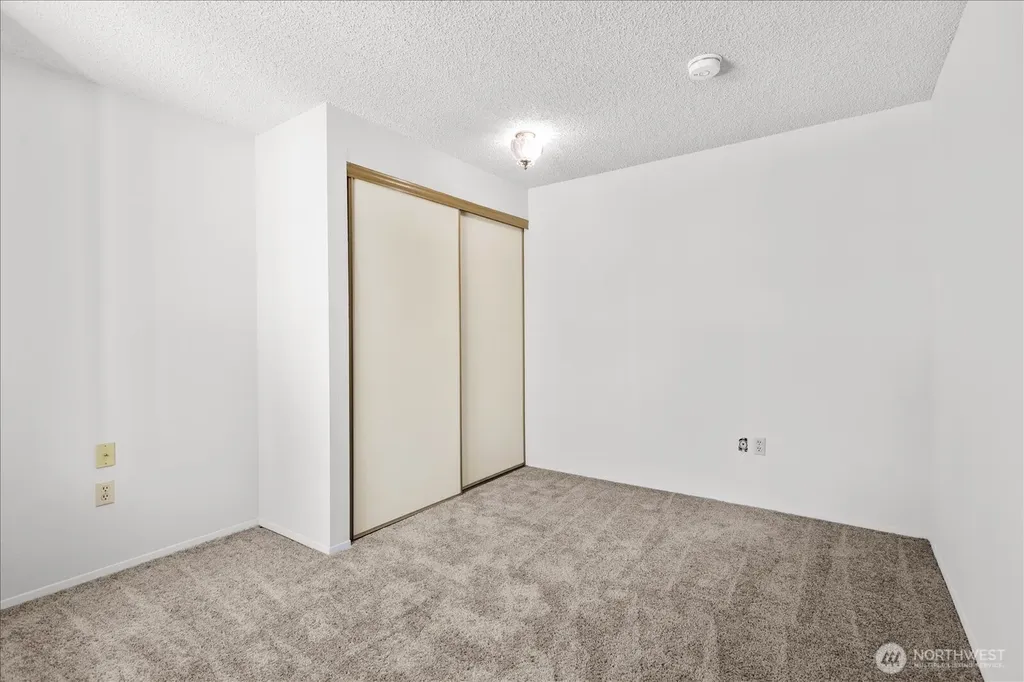 15914 3rd Place SW Burien WA 98166