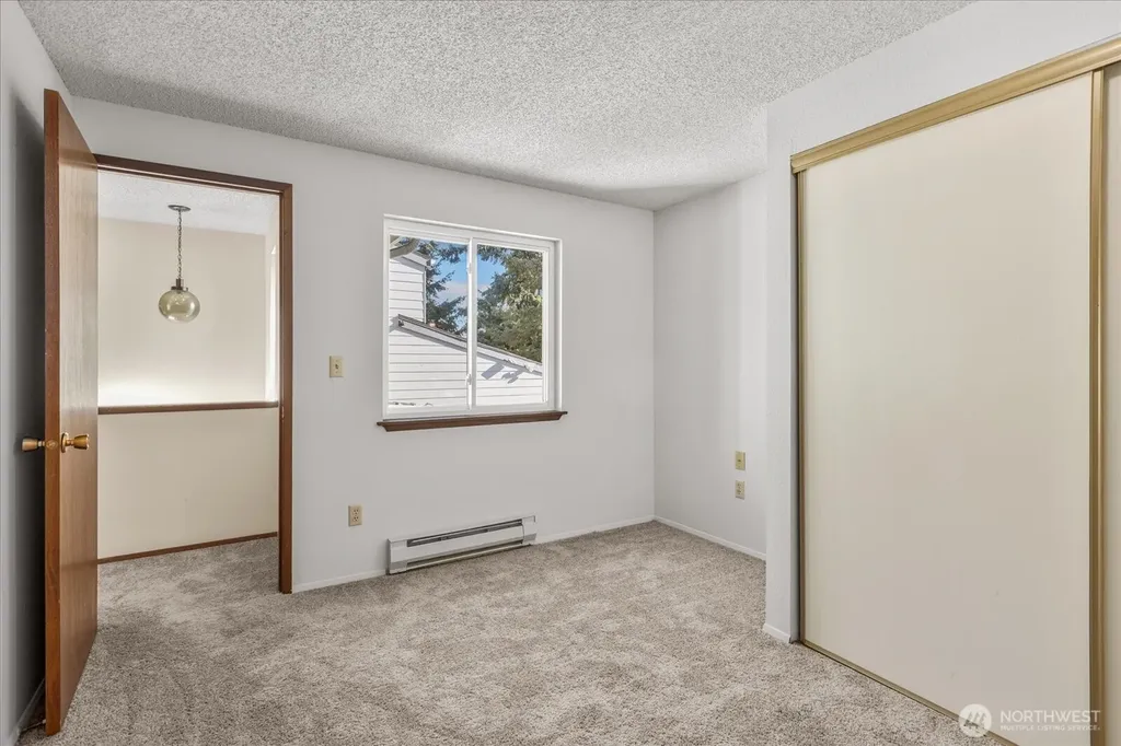 15914 3rd Place SW Burien WA 98166