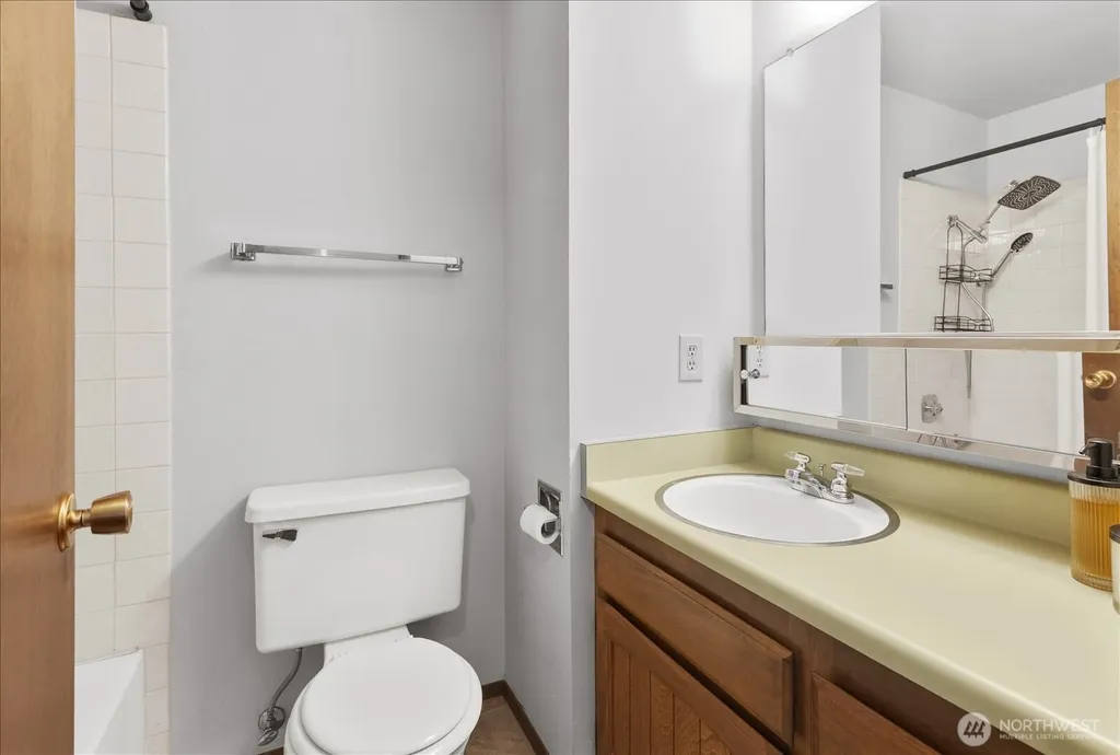 15914 3rd Place SW Burien WA 98166