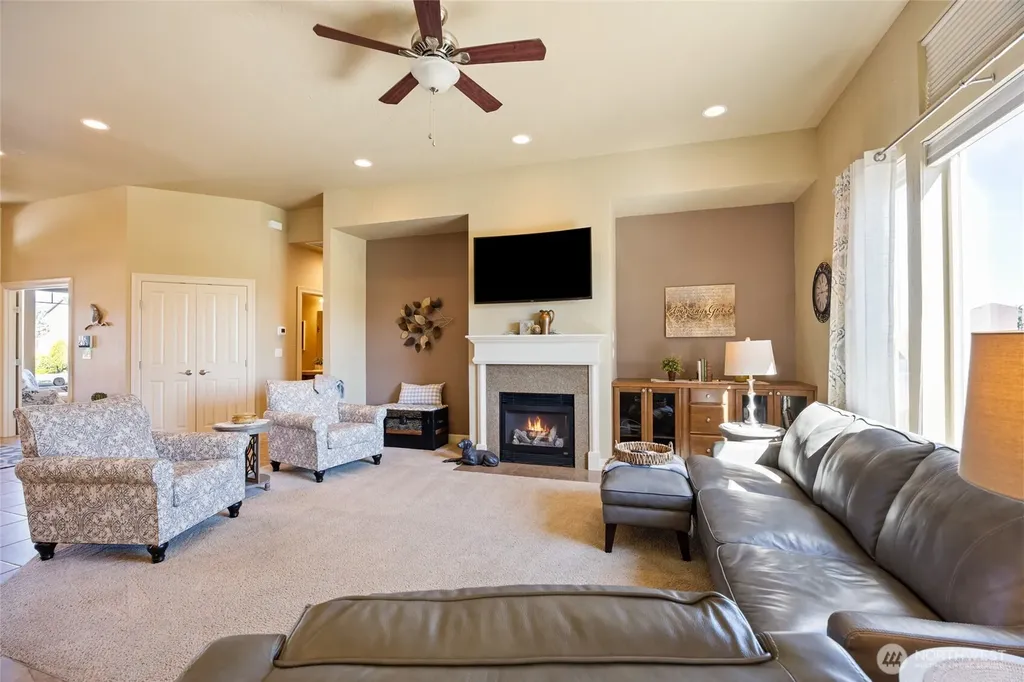 1859 F.5 Road NE Moses Lake WA 98837