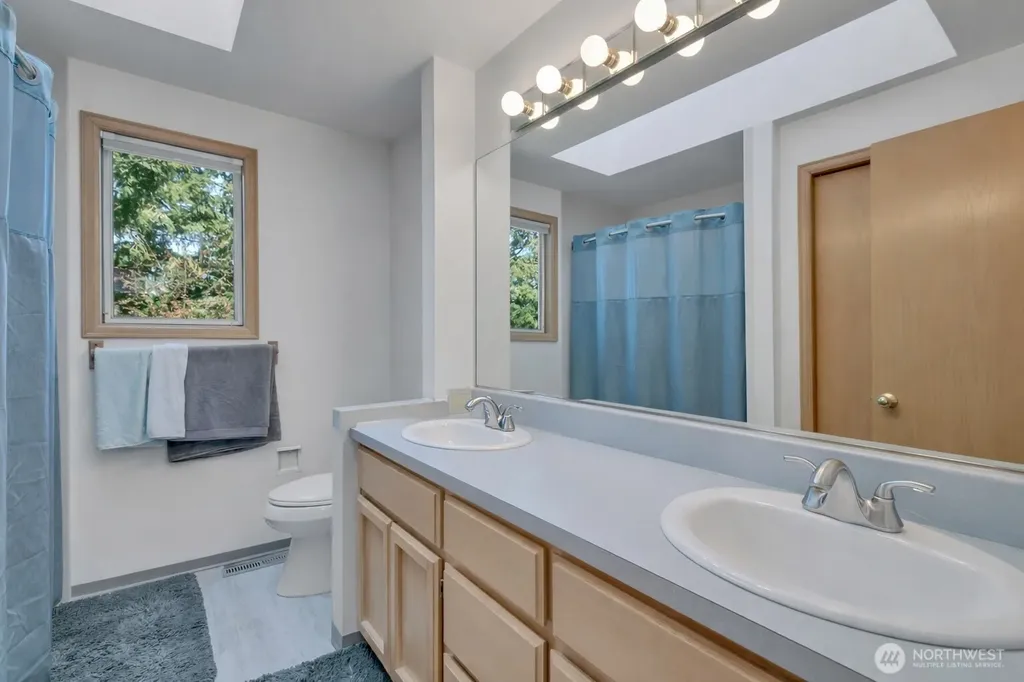 12446 NE 162nd Street Woodinville WA 98072