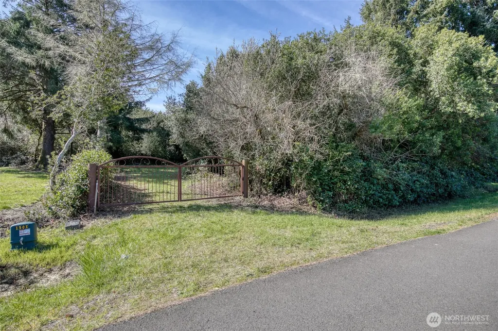 265 Wishkah Street SW Ocean Shores WA 98569