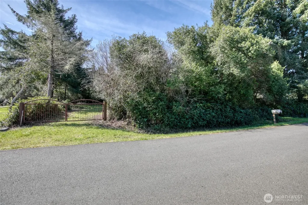265 Wishkah Street SW Ocean Shores WA 98569