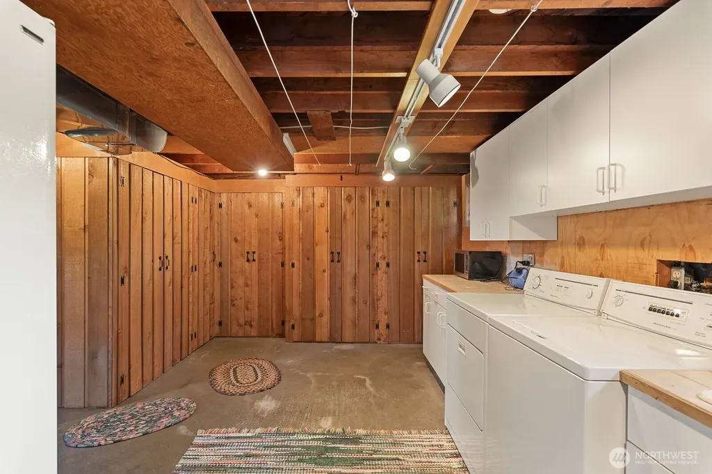 4436 Seahurst Everett WA 98203