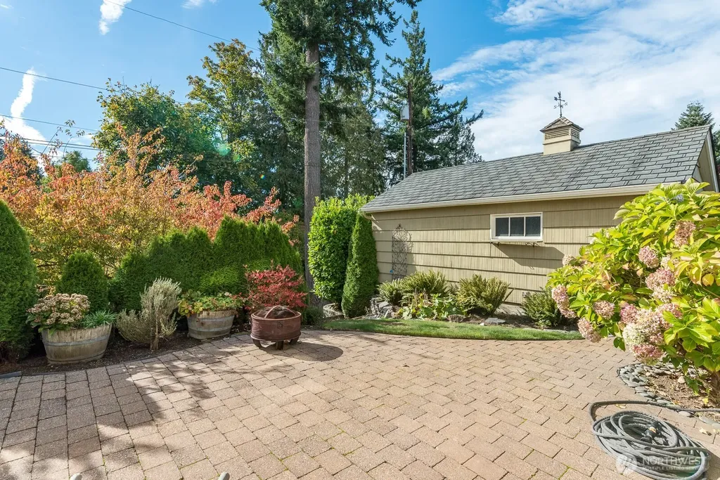 4436 Seahurst Everett WA 98203