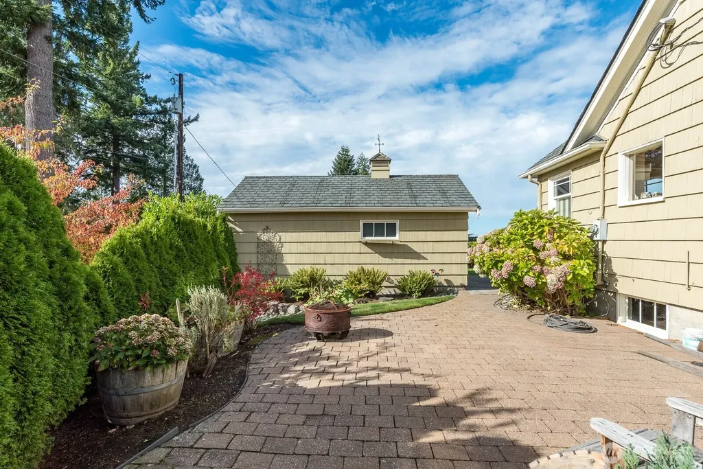 4436 Seahurst Everett WA 98203