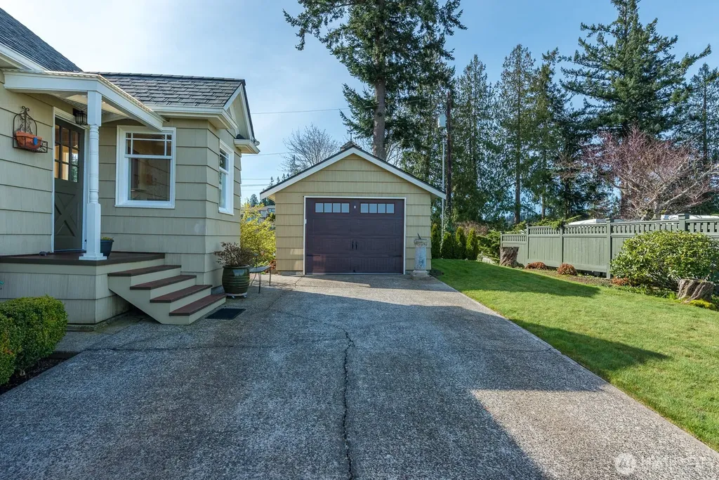 4436 Seahurst Everett WA 98203