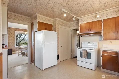 4436 Seahurst Everett WA 98203