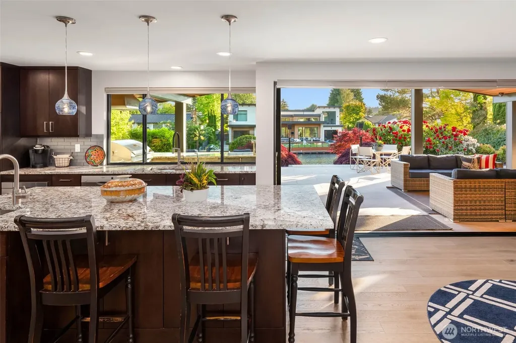 12 Columbia Key Bellevue WA 98006