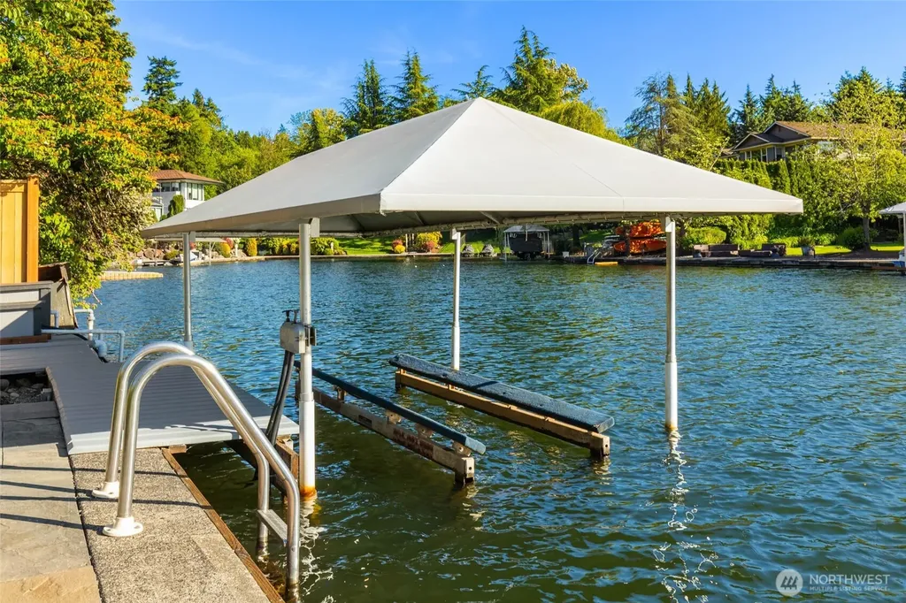 12 Columbia Key Bellevue WA 98006