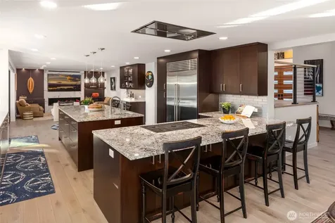 12 Columbia Key Bellevue WA 98006