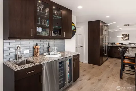 12 Columbia Key Bellevue WA 98006