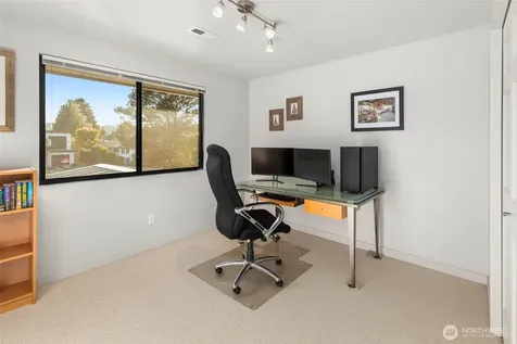 12 Columbia Key Bellevue WA 98006