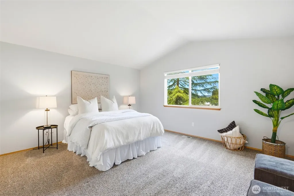 8913 1st Place SE Lake Stevens WA 98258