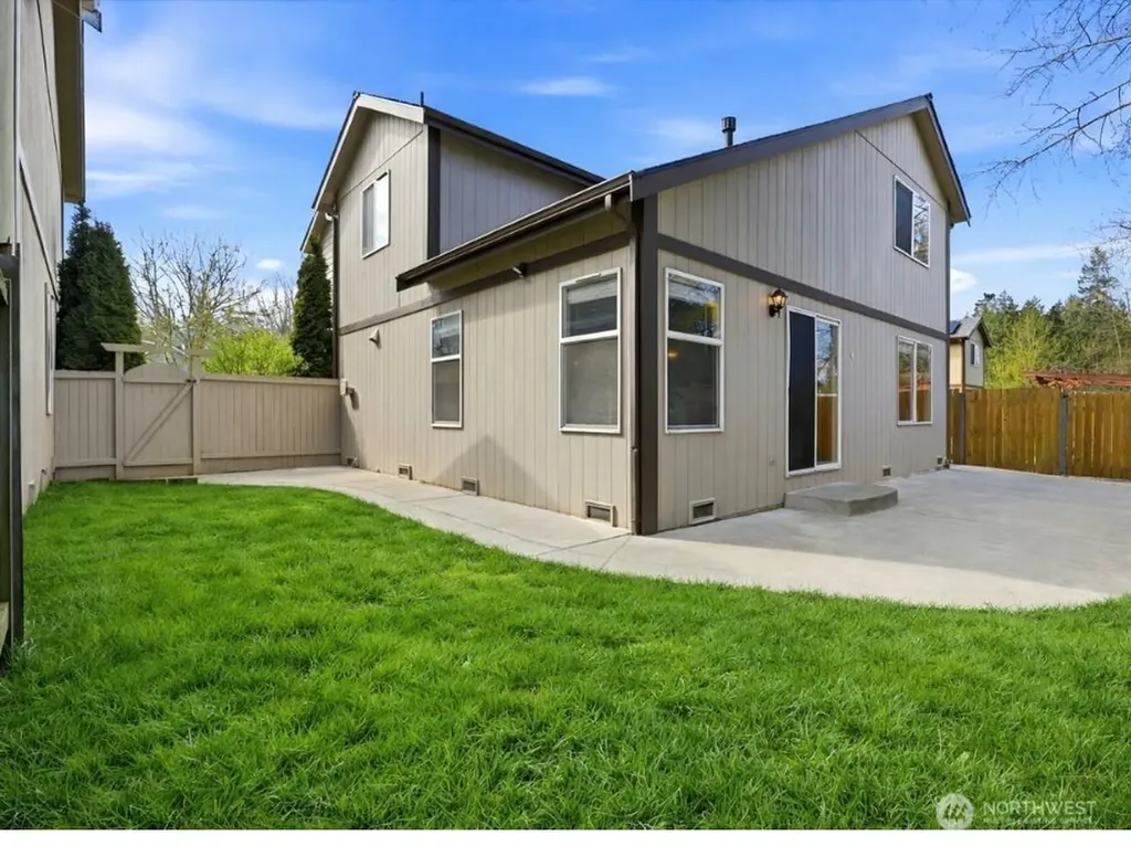 8913 1st Place SE Lake Stevens WA 98258