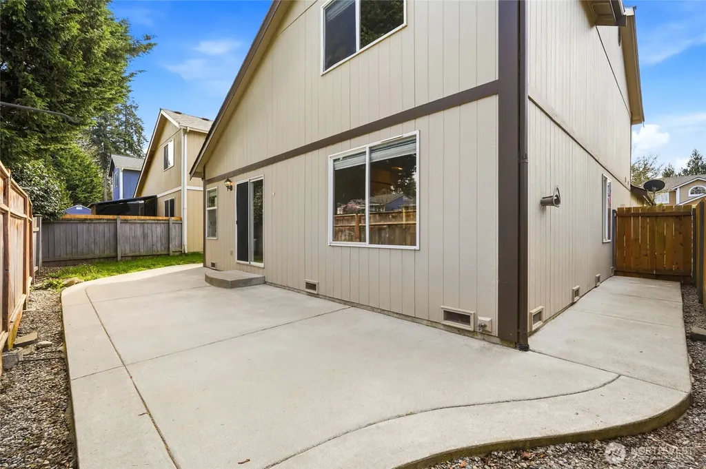 8913 1st Place SE Lake Stevens WA 98258