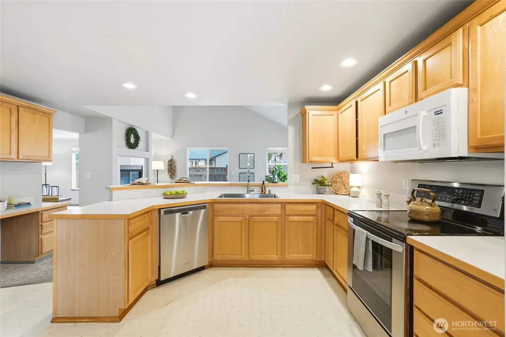 8913 1st Place SE Lake Stevens WA 98258