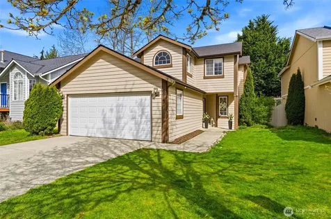 8913 1st Place SE Lake Stevens WA 98258