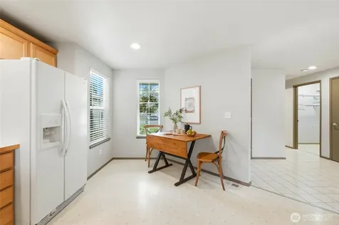 8913 1st Place SE Lake Stevens WA 98258