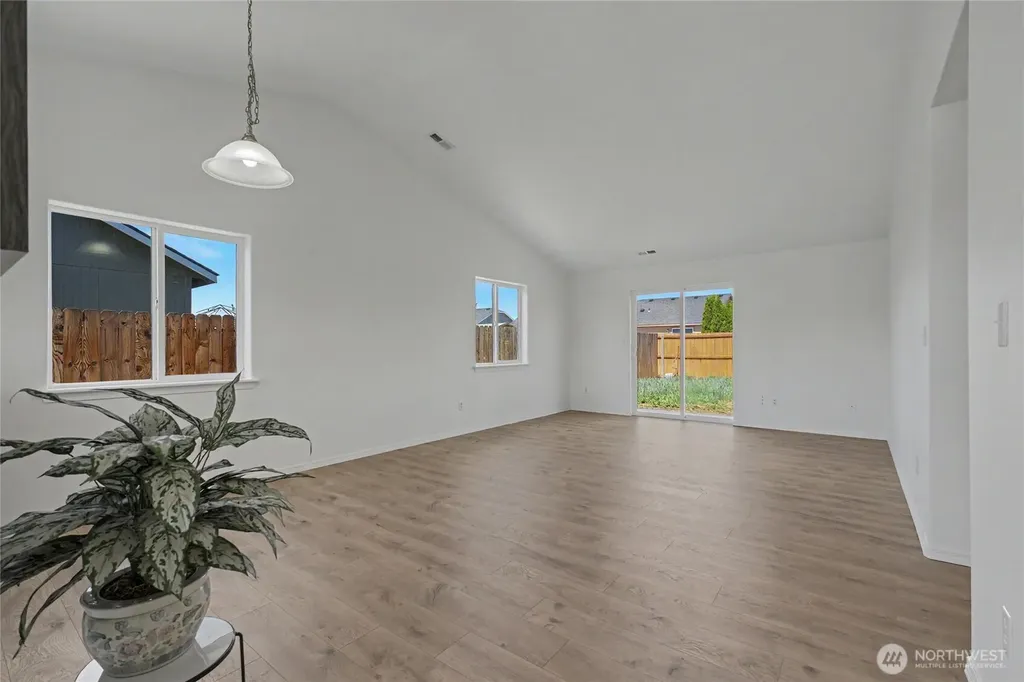 407 S Street SW Quincy WA 98848