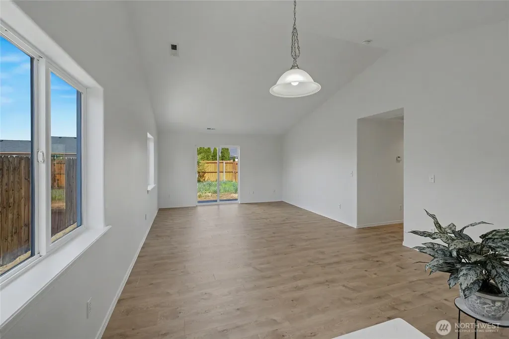 407 S Street SW Quincy WA 98848