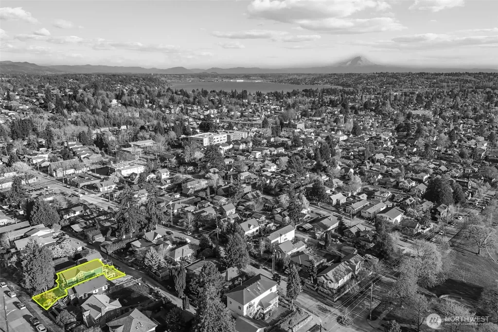 4219 S Mead Street Seattle WA 98118