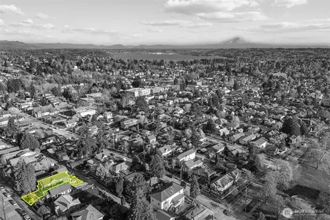 4219 S Mead Street Seattle WA 98118