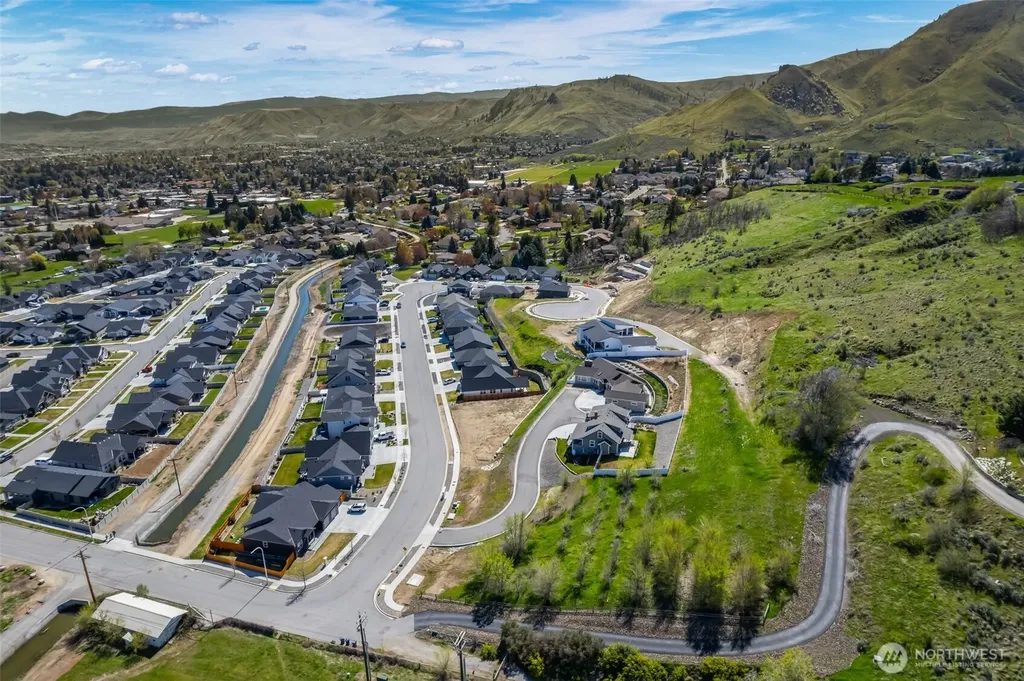 935 Silas Lane Wenatchee WA 98801