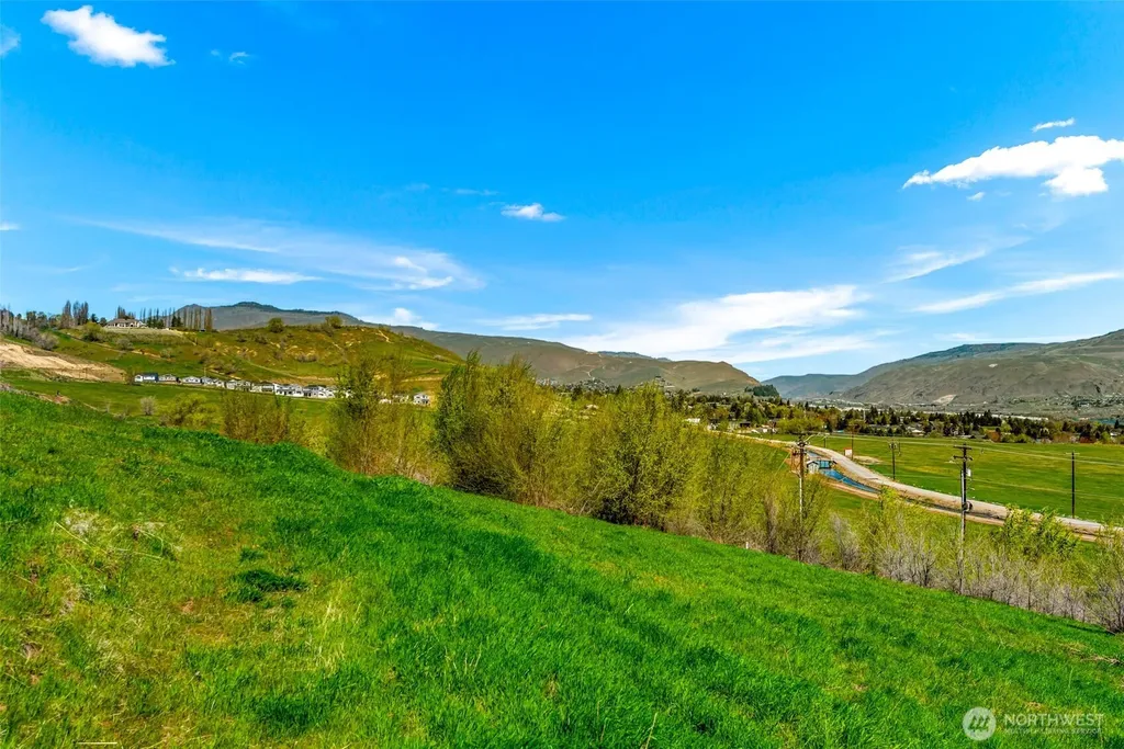 935 Silas Lane Wenatchee WA 98801