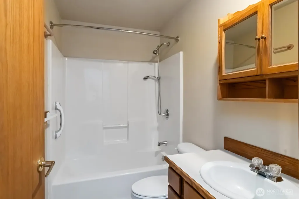 207 Tillicum Drive Chehalis WA 98532