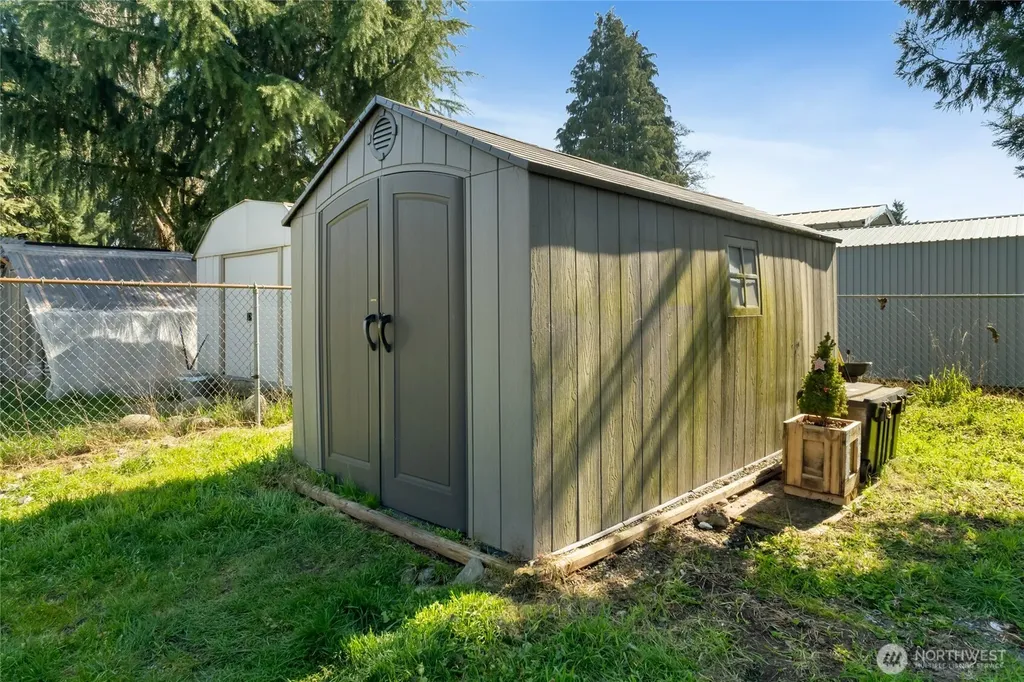 515 Van Trump Avenue NW Yelm WA 98597