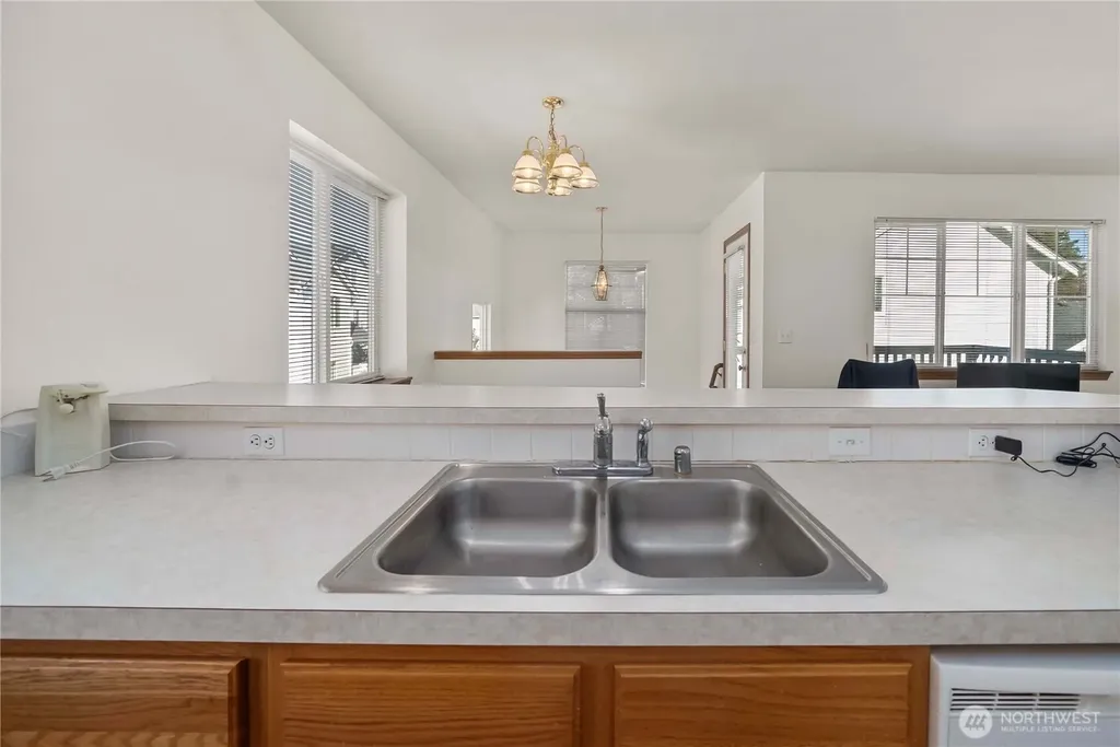 11236 3rd Avenue E Tacoma WA 98445
