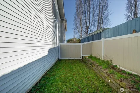 11236 3rd Avenue E Tacoma WA 98445