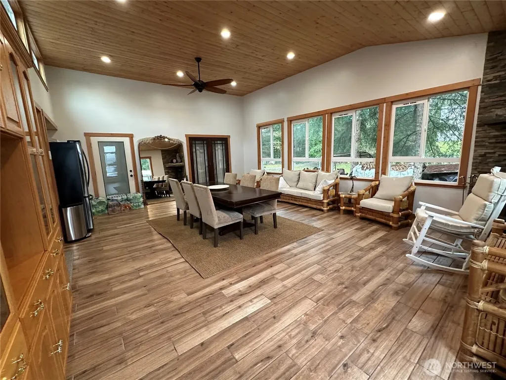 31305 SE 202nd Avenue Kent WA 98042