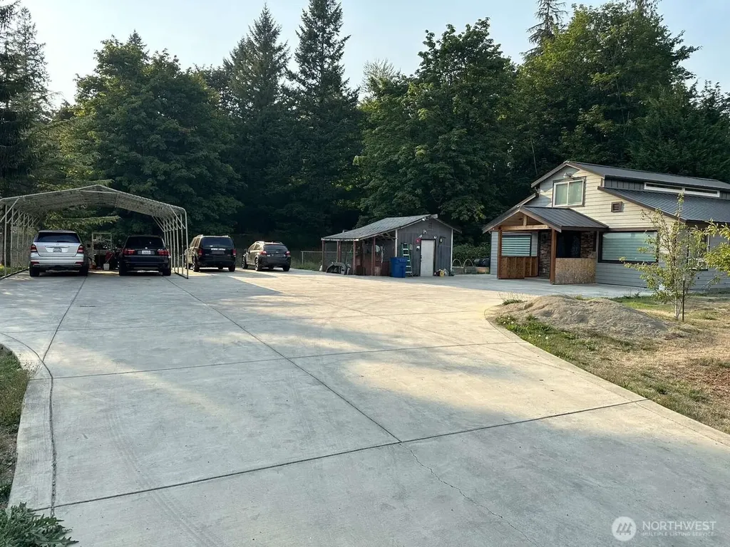 31305 SE 202nd Avenue Kent WA 98042