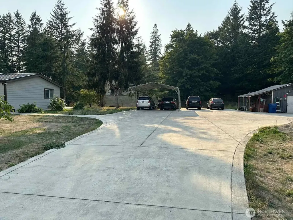 31305 SE 202nd Avenue Kent WA 98042