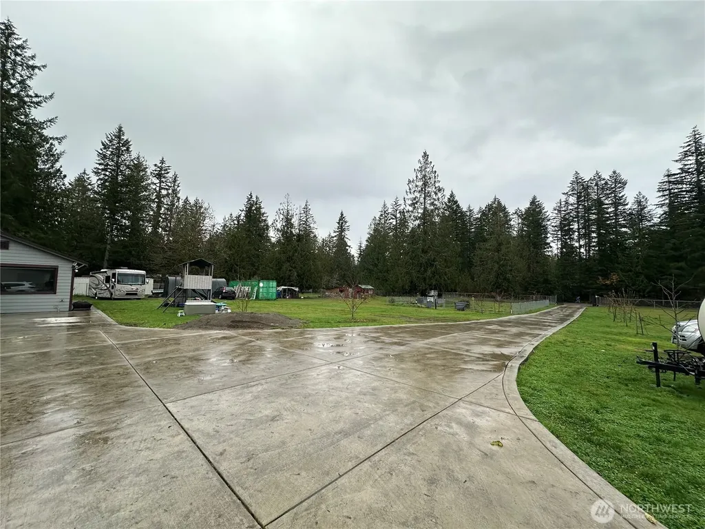 31305 SE 202nd Avenue Kent WA 98042