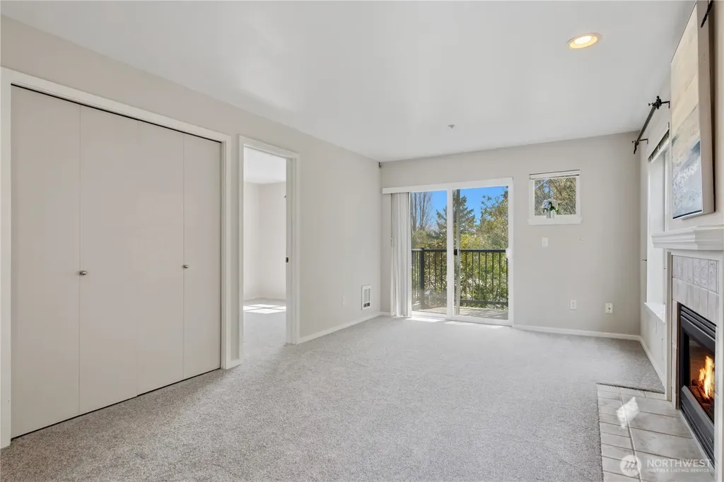 12345 Roosevelt Way NE Seattle WA 98125