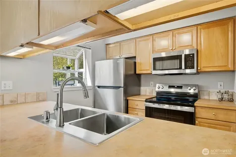 12345 Roosevelt Way NE Seattle WA 98125